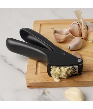 Hot Sale Home Kitchen Gadget Tool Easy-squeeze Hand Grip Long Handle Black Manual Stainless Steel Garlic Press