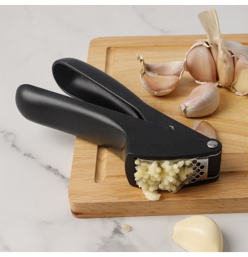 Hot Sale Home Kitchen Gadget Tool Easy-squeeze Hand Grip Long Handle Black Manual Stainless Steel Garlic Press